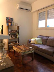 Amplio y completo 2 ambientes en Belgrano