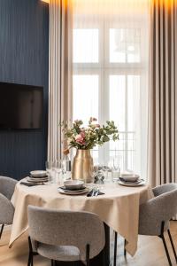 Old Town 5min Main Market Square Perfect Apartment AC WiFi Parking Balcony