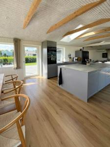 Summer House With Wilderness Bath And Water Views