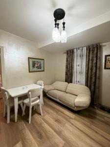 Luxury Apartment 6 near Square 21