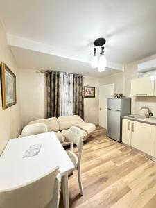 Luxury Apartment 6 near Square 21
