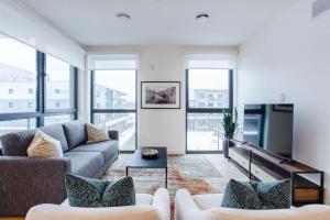 Alpine Living - Modern 2 Bedroom Condo