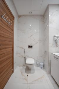 LAmber 1 chambre - 5 min de lAéroport- Piscine