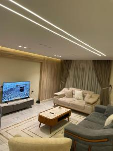 El-Dokki Modern Apartment