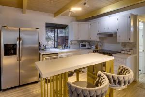 Outdoor Oasis in Pine Mountain Club! Cabin Getaway