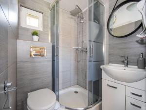 Comfortable holiday homes, jacuzzi, summer pool