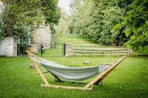 Immerse YourselfThe Magic Of This Studio And Discover Your Creative Side