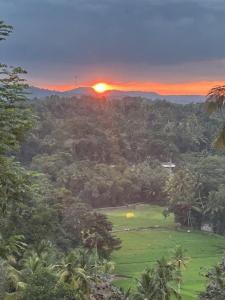 Breez Holiday Home - Kandy