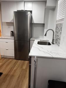 Brand New Comfortable and Cozy Apartment near the Airport