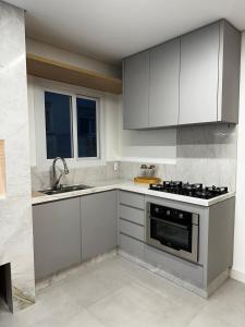 Apto 2 quartos - Garagem a 1 quadra do mar