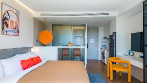 Beachfront Apartment 50 meter from Bangtao Layan