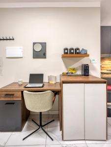 Misfits Studio Suites 3 - By Solea Holiday Homes