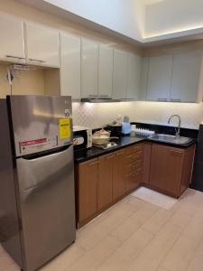 Venice Luxe Condo, Pool, Netflix, Canal Mall Access For 3 guests only
