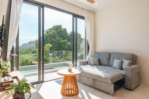 Staylar Sunrise Pool Villa Palms 1