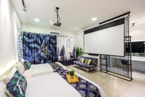 32 cozy stay Projector, Karaoke , BBQ, 7 carpark, 4 bedroom
