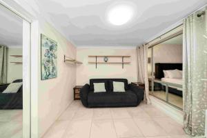 Spacious Pet-Friendly Home with Castle Hill Views