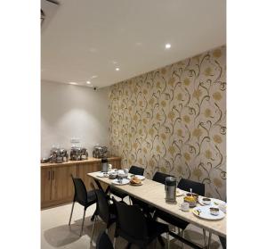 Hotel Diamond Villa and Banquet