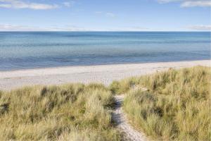 Simple Summer Living In Magical Setting