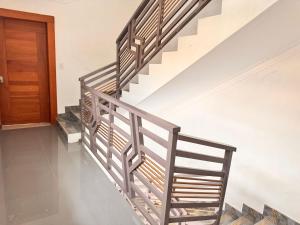 NEW 8apts enjoy HUGE 4 bedrs