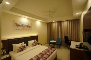 Hotel Luxe Opera NH8 - 7km from IGI Airport Delhi