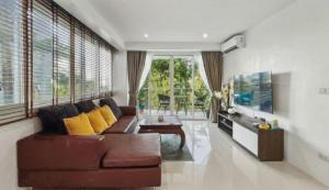 Sunset Plaza Condominium