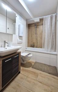 Old Town & Main Station City Apartment