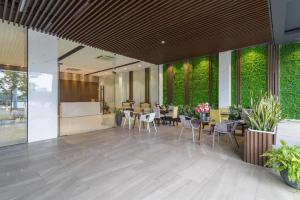 Capital O 1200 Salem Riverside Hotel