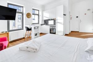 Studio 4 - Central near Place de Paris