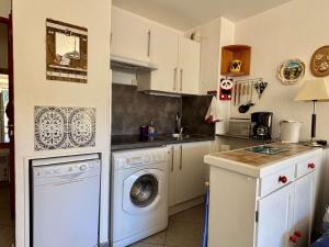 Appartement 2 pièces cabine dans résidence avec piscine 4 couchages AR070-D209