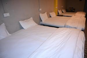Hotel Rudra Ganga View Near Temple