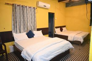 Hotel Rudra Ganga View Near Temple