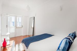 Campolide 2BR Flat