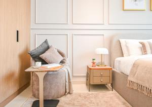 Stylish JVC Studio Hotel-Style Comfort