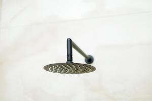 The Valley Escape - The Petite Executive Suite