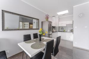 Wielkopolska Cozy Apartment by BookingHost