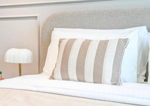 Stylish JVC Studio Hotel-Style Comfort