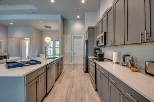 CoralVilla Escape - moderne Villa mit Pool, Whirlpool, Kajaks, Bootsdock