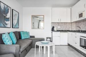 Sea View Home with 3 Terraces near Burriana Beach