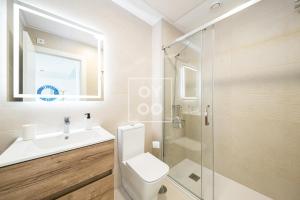 Golf Vista Penthouse, with Rooftop, by Oyoostays