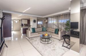 Elegant penthouse with breathtaking sea views