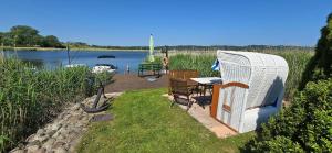 2 Raumwohnung mit sonniger Terrasse und Seeblick