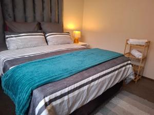 Cozy 1 Bedroom Apartment on 21 Sunset Ave