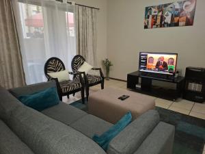 Cozy 1 Bedroom Apartment on 21 Sunset Ave