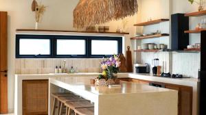 Villa Svara Amed - 4BR Luxury Villa w Ocean Views