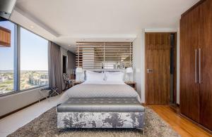 Luxurious penthouse with breathtaking sea views