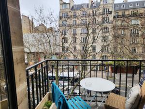 Beautiful Alesia Metro Apartment