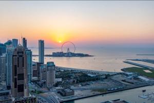 Free housekeeping visits during your stay - StayShort - Scenic 2BR Apartment in Dubai Marina Near the Beach