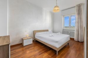 4 min to Metro, 20 min to Duomo & Station, Balcony