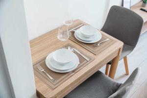 Free housekeeping visits during your stay - StayShort - Cozy Meydan One Getaway for 2 close to Golf Courses