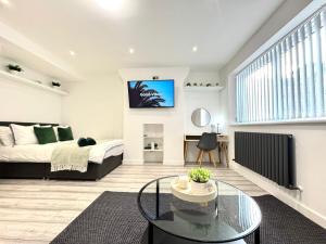 Modern Studio Apt , Wifi , Workspace , Zone 2